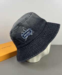 PRADAプラダ ストリートスタイルクラシック・キャップバケットハットPRADA26-49
