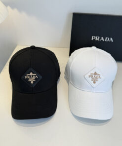 PRADAプラダ ストリートスタイルクラシック・キャップバケットハットPRADA26-44