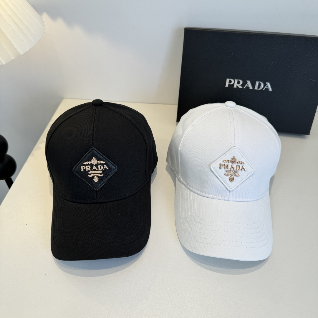 PRADAプラダ ストリートスタイルクラシック・キャップバケットハットPRADA26-44