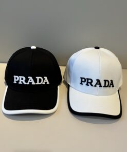 PRADAプラダ ストリートスタイルクラシック・キャップバケットハットPRADA26-42
