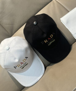 PRADAプラダ ストリートスタイルクラシック・キャップバケットハットPRADA26-27