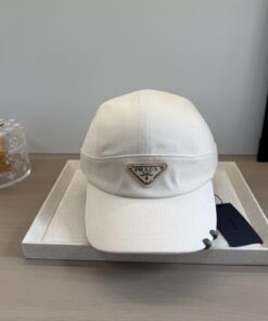 PRADAプラダ ストリートスタイルクラシック・キャップバケットハットPRADA26-23