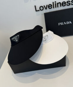 PRADAプラダ ストリートスタイルクラシック・キャップバケットハットPRADA26-09