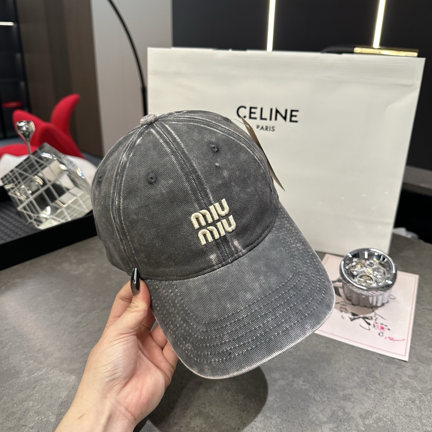 MiuMiuミュウミュウ サンバイザー ベースボールキャップ ワークキャップバケットハットダメージ加工キャップmiumiu643