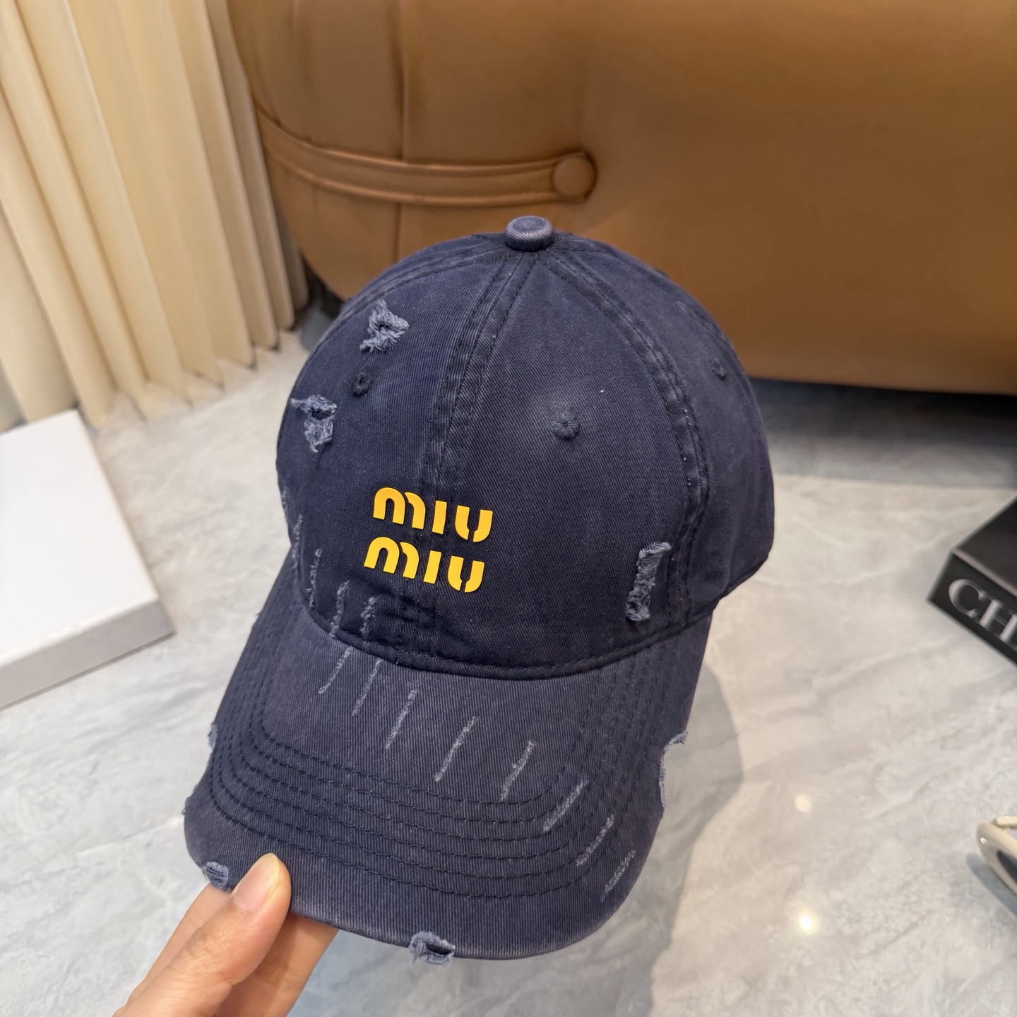 MiuMiuミュウミュウ サンバイザー ベースボールキャップ ワークキャップバケットハットダメージ加工キャップmiumiu624