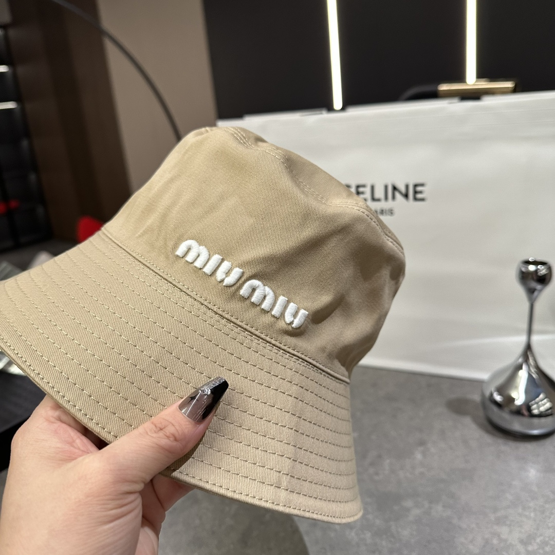 MiuMiuミュウミュウ サンバイザー ベースボールキャップ ワークキャップバケットハットダメージ加工キャップmiumiu617