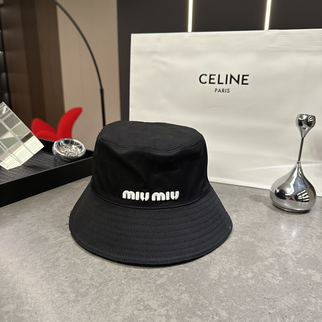 MiuMiuミュウミュウ サンバイザー ベースボールキャップ ワークキャップバケットハットダメージ加工キャップmiumiu616
