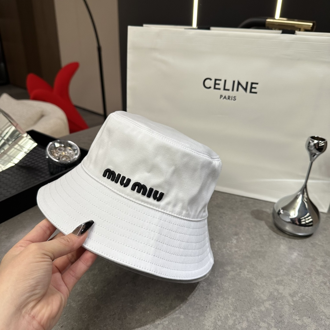 MiuMiuミュウミュウ サンバイザー ベースボールキャップ ワークキャップバケットハットダメージ加工キャップmiumiu615