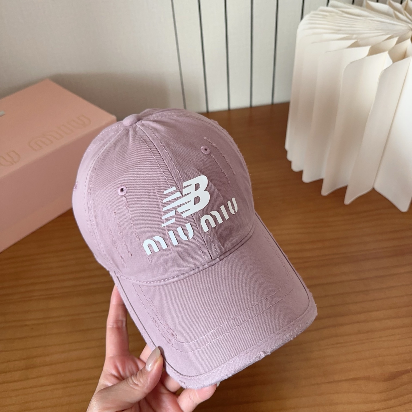 MiuMiuミュウミュウ サンバイザー ベースボールキャップ ワークキャップバケットハットダメージ加工キャップmiumiu609 - 画像 (2)