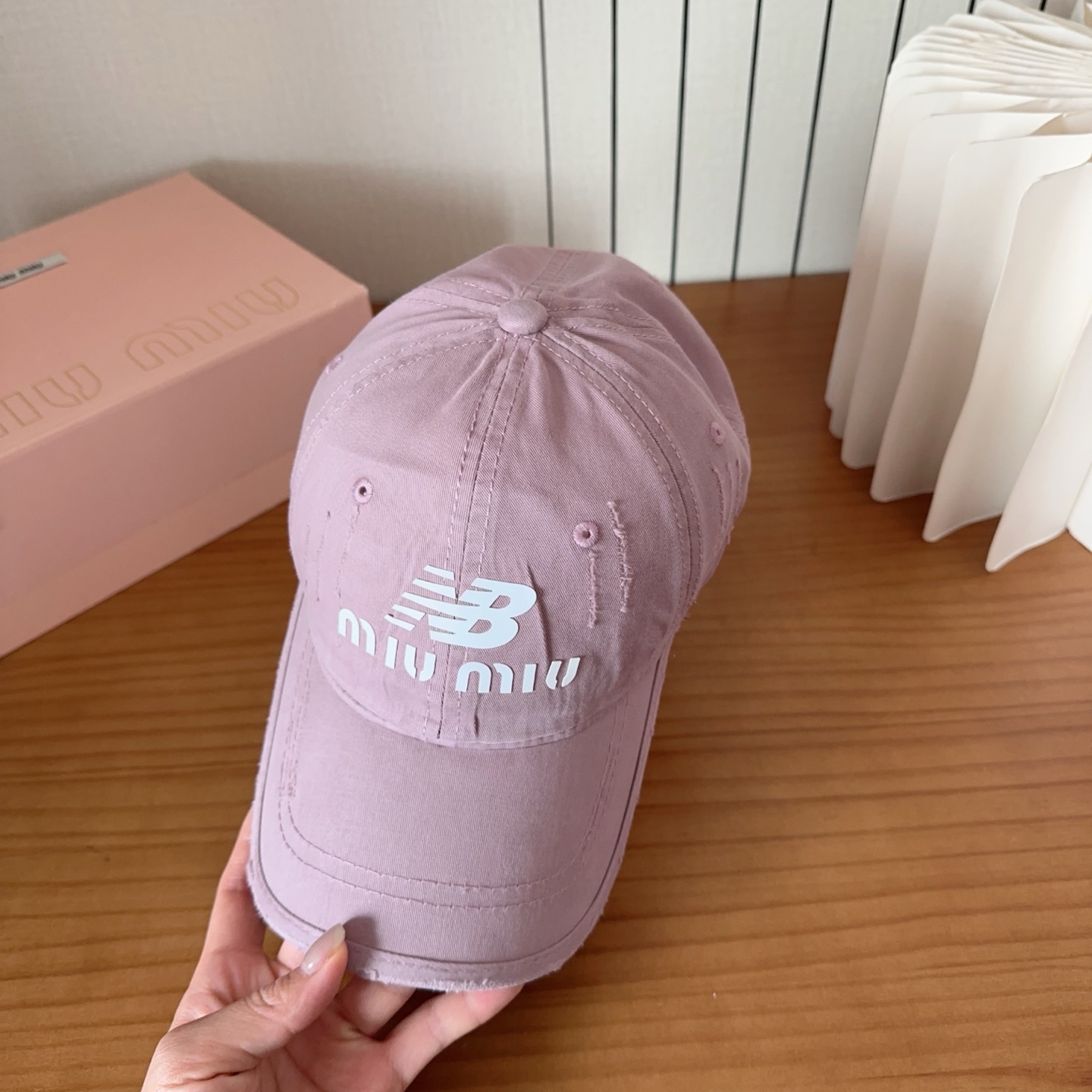 MiuMiuミュウミュウ サンバイザー ベースボールキャップ ワークキャップバケットハットダメージ加工キャップmiumiu609
