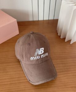 MiuMiuミュウミュウ サンバイザー ベースボールキャップ ワークキャップバケットハットダメージ加工キャップmiumiu611