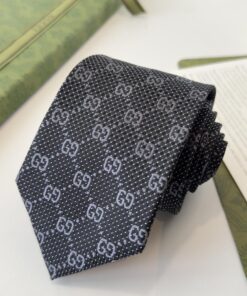 GUCCIグッチ最高峰シルク クラシック 小Gロゴ ジャガード ネクタイ 手縫い仕立て545078 4E002-24