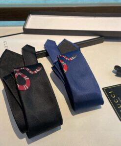 GUCCIグッチ最高峰シルク クラシック 小Gロゴ ジャガード ネクタイ 手縫い仕立て545078 4E002-21