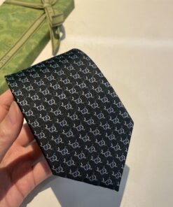 Alternative view of GUCCIグッチ最高峰シルク クラシック 小Gロゴ ジャガード ネクタイ 手縫い仕立て545078 4E002-16