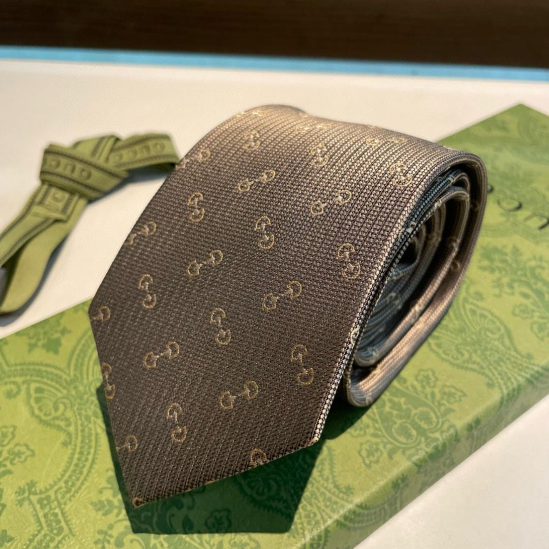 GUCCIグッチ最高峰シルク クラシック 小Gロゴ ジャガード ネクタイ 手縫い仕立て545078 4E002-15