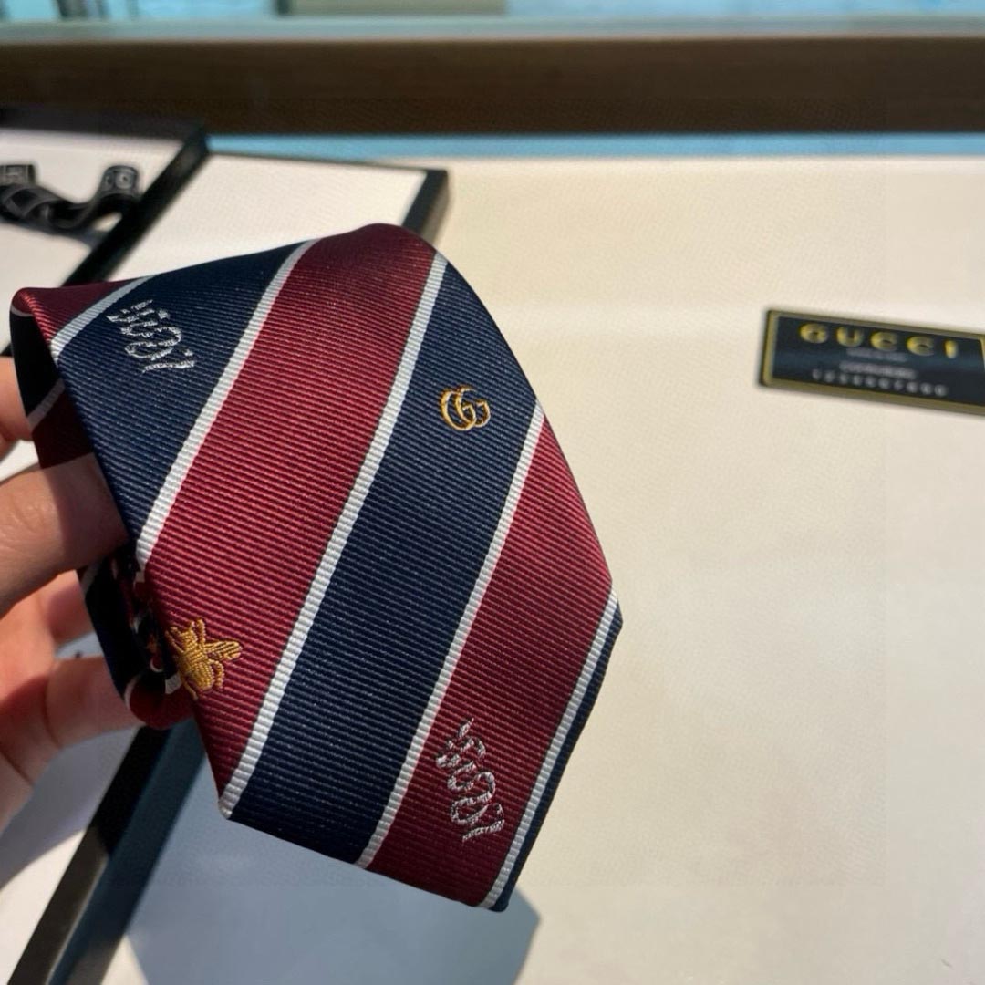 GUCCIグッチ最高峰シルク クラシック 小Gロゴ ジャガード ネクタイ 手縫い仕立て545078 4E002 - 画像 (3)