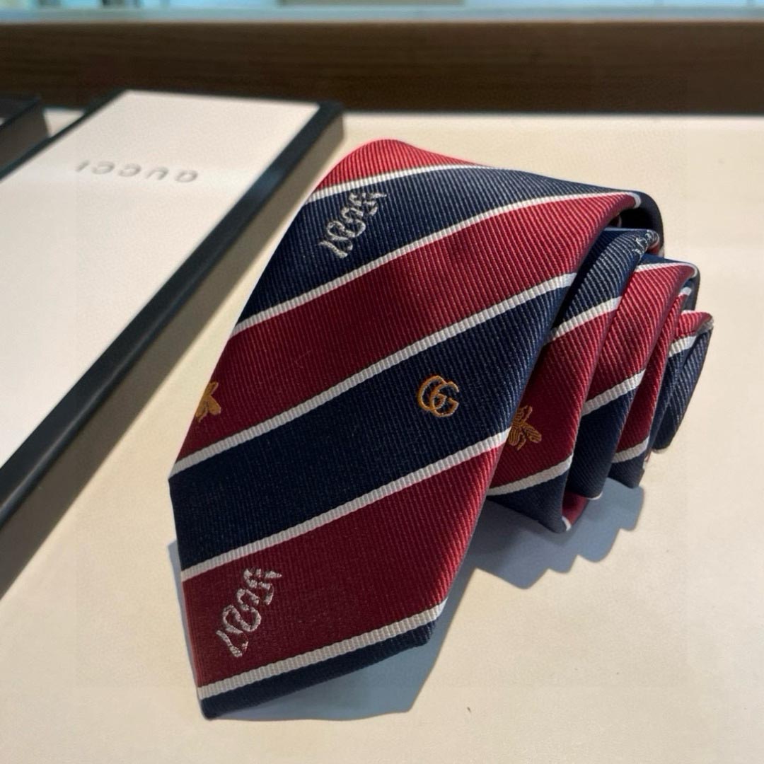 GUCCIグッチ最高峰シルク クラシック 小Gロゴ ジャガード ネクタイ 手縫い仕立て545078 4E002
