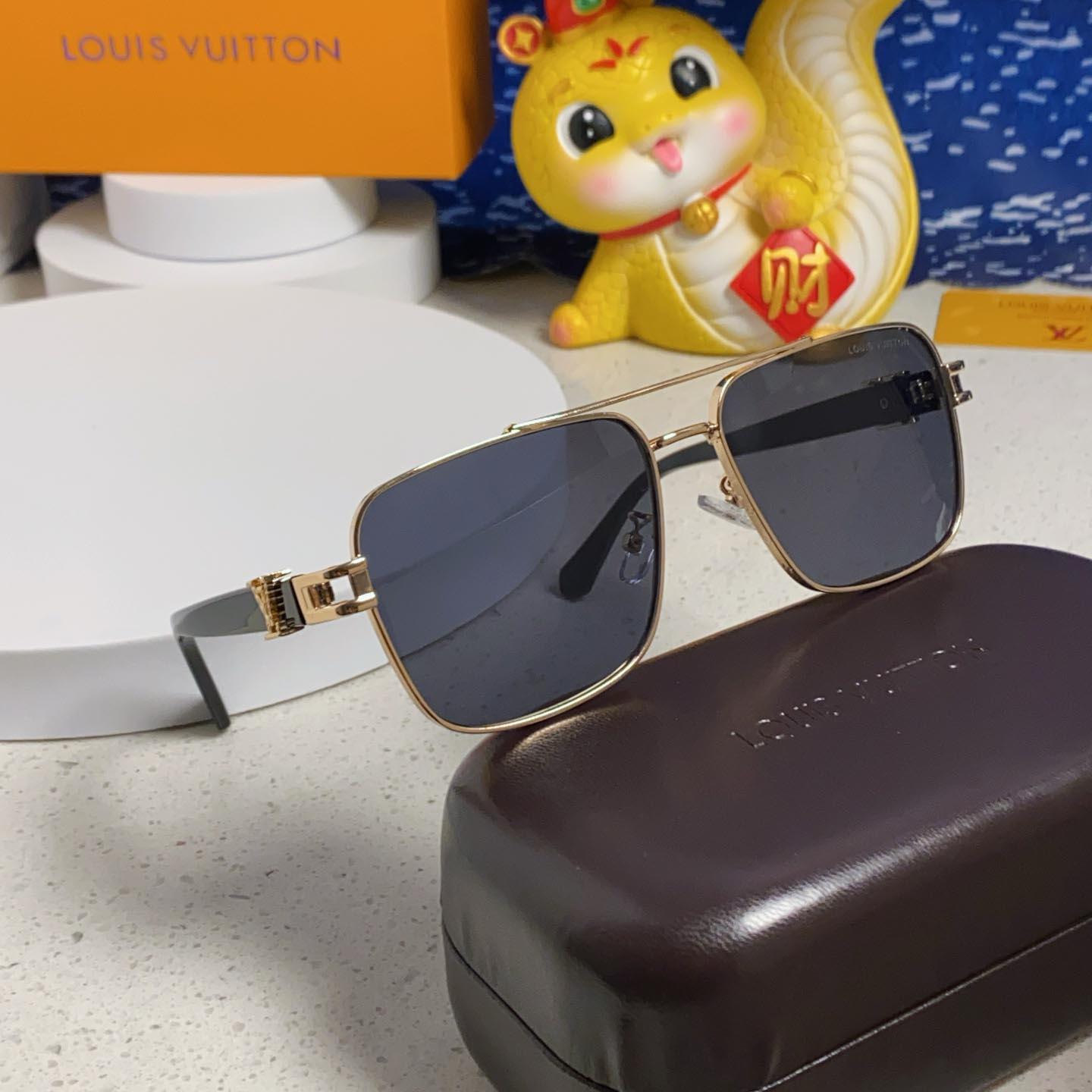 Louis Vuittonルイヴィトンスポーツサングラス偏光・UVカット軽量フィットドライブアウトドア男女兼用Vuitton2609 - 画像 (5)