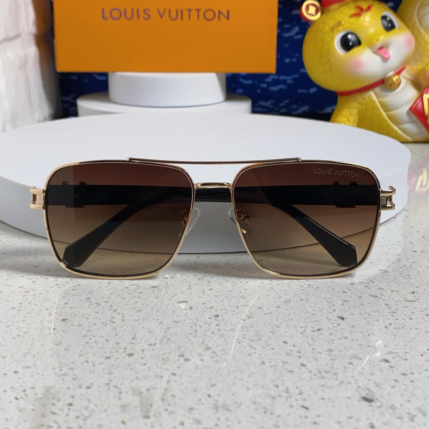 Louis Vuittonルイヴィトンスポーツサングラス偏光・UVカット軽量フィットドライブアウトドア男女兼用Vuitton2608 - 画像 (5)