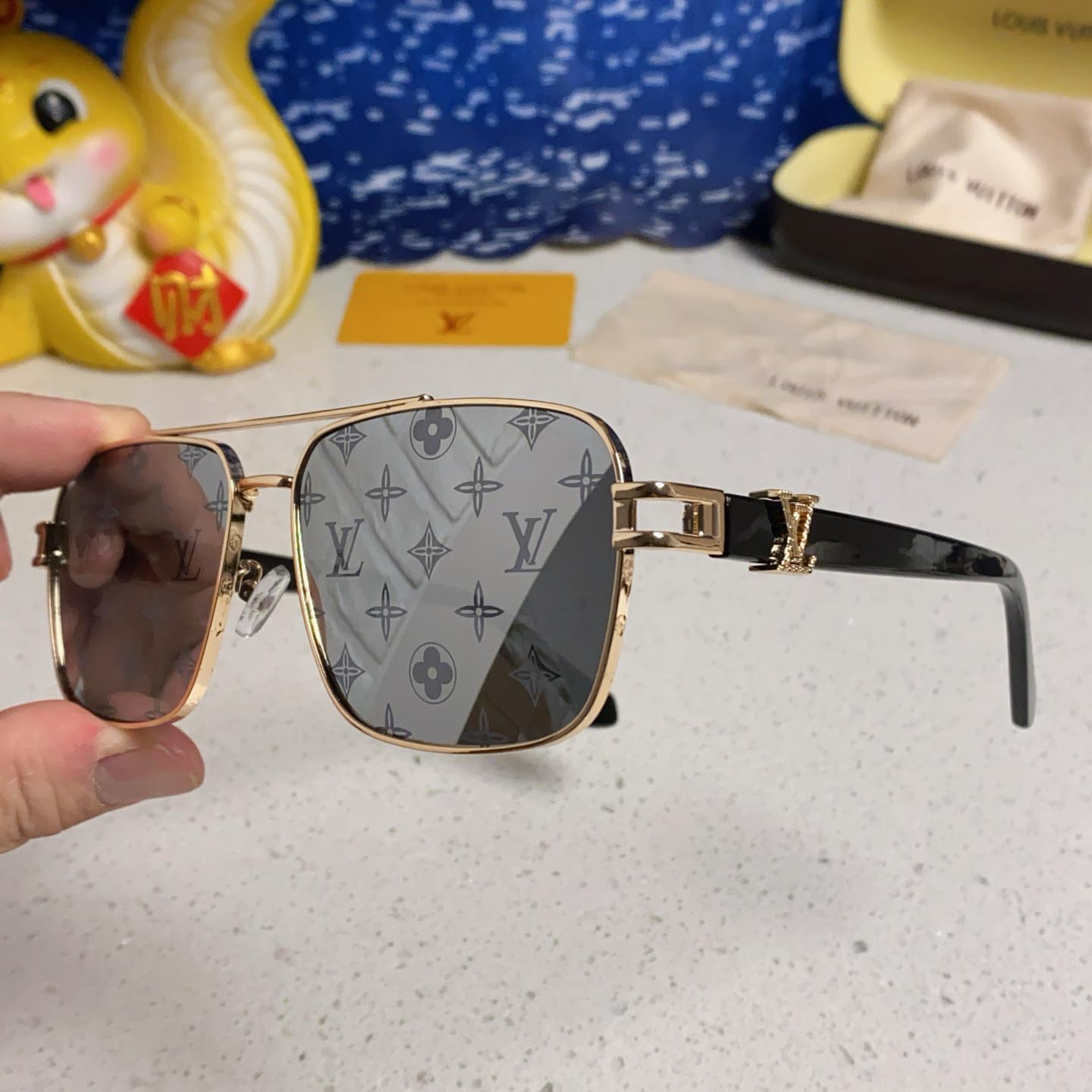 Louis Vuittonルイヴィトンスポーツサングラス偏光・UVカット軽量フィットドライブアウトドア男女兼用Vuitton2606 - 画像 (3)