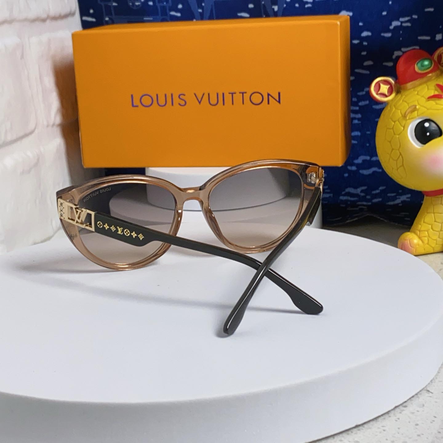 Louis Vuittonルイヴィトンスポーツサングラス偏光・UVカット軽量フィットドライブアウトドア男女兼用Vuitton2601 - 画像 (3)