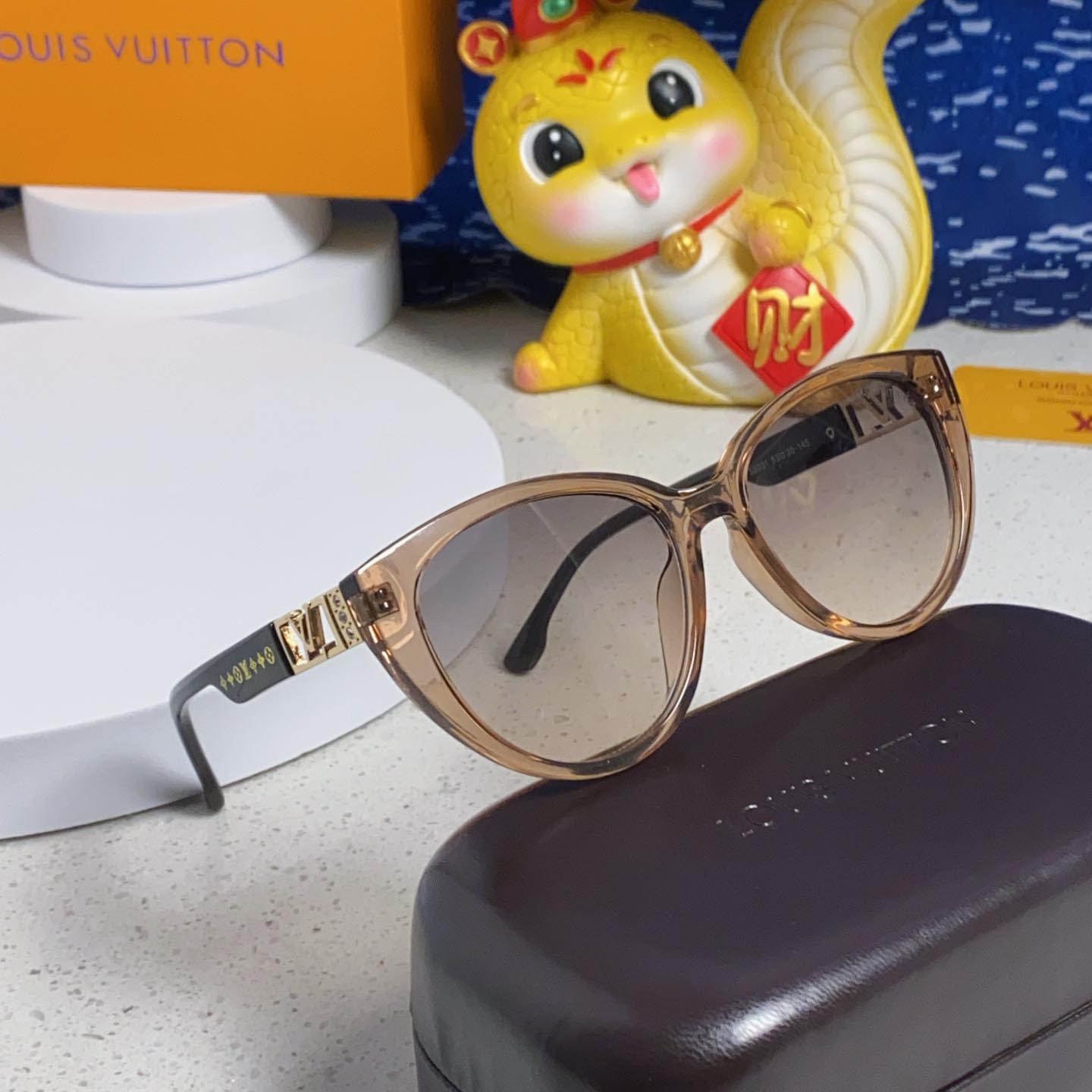 Louis Vuittonルイヴィトンスポーツサングラス偏光・UVカット軽量フィットドライブアウトドア男女兼用Vuitton2601 - 画像 (6)