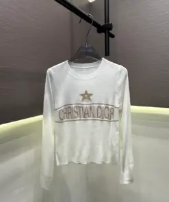 Christian Diorクリスチャンディオールニット目を惹くバイカラー×スターロゴデザインニットDior-Dst001